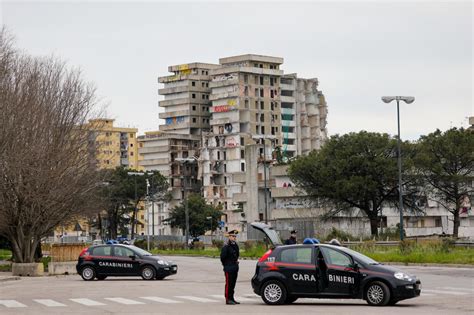 Camorra Blitz A Scampia 37 Misure Contro Clan Abbinante LaPresse