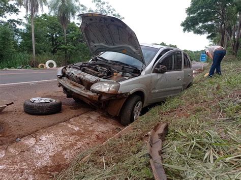 Motorista Perde Controle Carro Capota Na Br 262 E Crianças Saem Ilesas