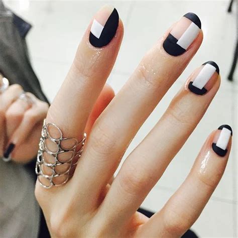 50 Gorgeous Minimalist Nail Art Designs Ecstasycoffee