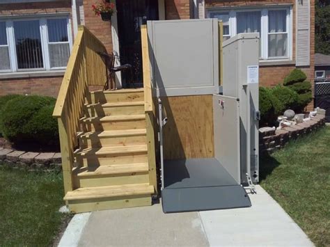 Outdoor Wheelchair Lifts For Your Porch or Deck | Lifeway Mobility