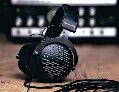 Beyerdynamic DT 1990 Pro review - GearOpen.com