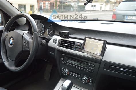 Sposoby montażu nawigacji Garmin w samochodzie