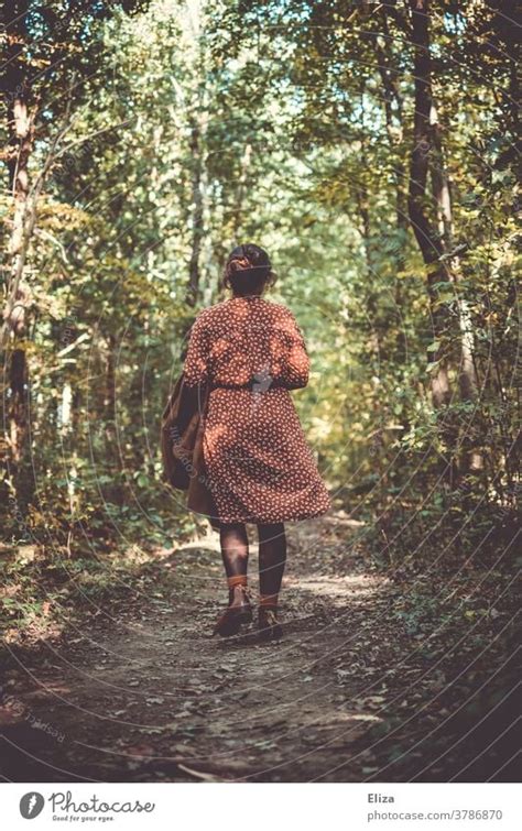 Spaziergang Im Herbst Ein Lizenzfreies Stock Foto Von Photocase