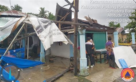 Rumah Dan Mushala Di Lubuak Aluang Porak Poranda Diterjang Badai Top Satu