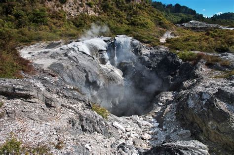 Premium Photo | Thermal park in rotorua, new zealand