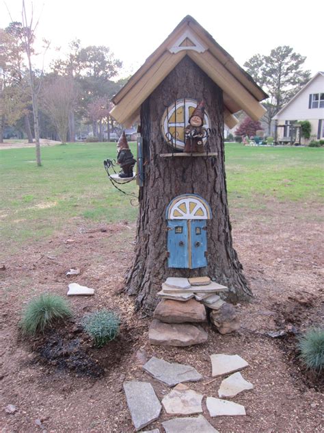 Make A Diy Tree Stump Gnome House The Homespun Hydrangea Off