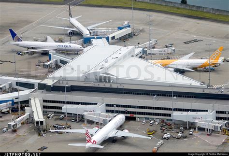 YSSY | Airport | Airport Overview | Robbie Mathieson | JetPhotos