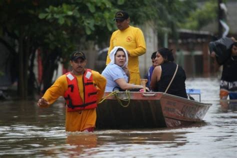 Las Dramáticas Imágenes Dejadas Por Las Inundaciones