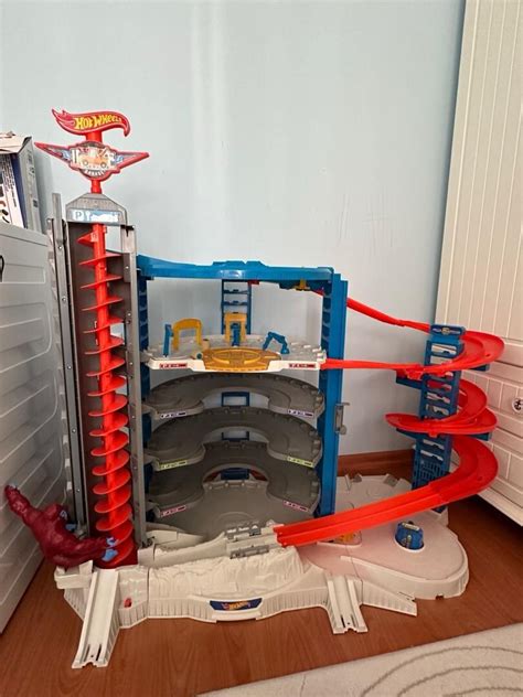 HOT WHEELS ULTIMATE GARAJ DEV KULE EKSİKSİZ Türkiye deki İkinci El Eşyaları Al Sat Letgo