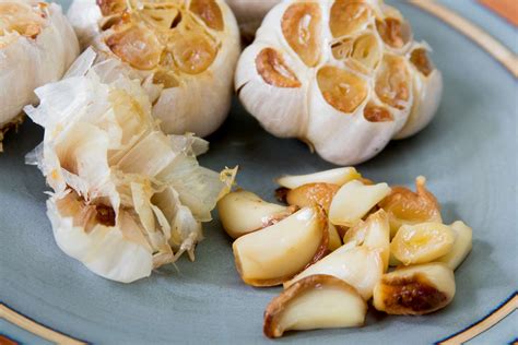 How To Bake A Whole Bulb Of Garlic Recipes Net