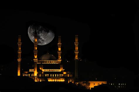 Mosque Night Wallpaper