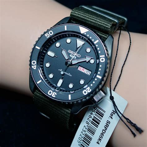 Venta Reloj Seiko 5 Sports Automatic 24 Jewels Wr En Stock