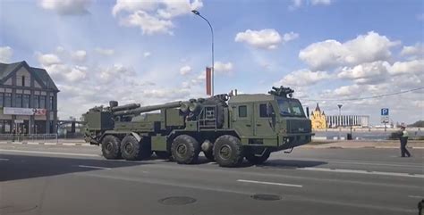 Образцы артвооружения разработки АО «ЦНИИ «Буревестник» на параде ...