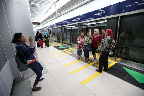 Foto Pt Mrt Jakarta Berencana Go Public Pada