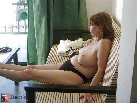 Mature And Grannies Clad Bikinis And Undergarments ZB Porn