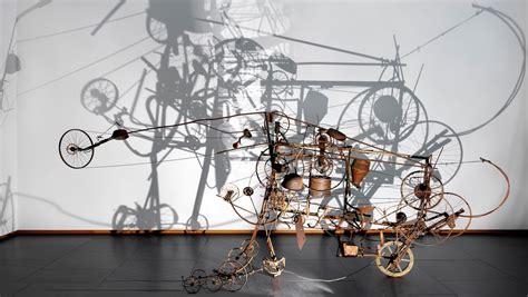 Il Percorso Creativo Di Un Maestro Del 900 Jean Tinguely A Milano