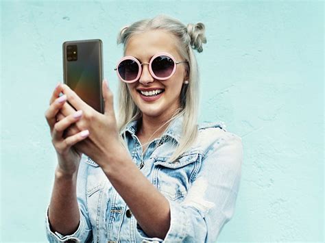 Cara Jitu Hasilkan Foto Mirror Selfie Dengan Kamera Smartphone