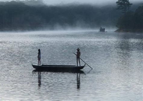 Cặp đôi táo bạo chụp ảnh cưới nude ở Đà Lạt gây tranh cãi dữ dội