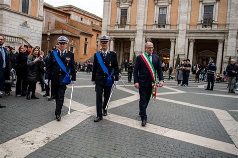 Mario De Sclavis Nuovo Comandante Dei Vigili Di Roma La Cerimonia Di