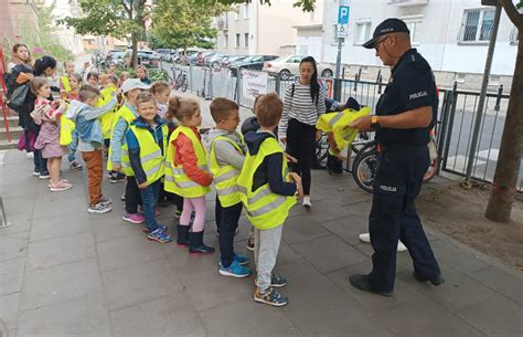 Policjanci Rozmawiali Z Uczniami Na Temat Ich Bezpiecze Stwa