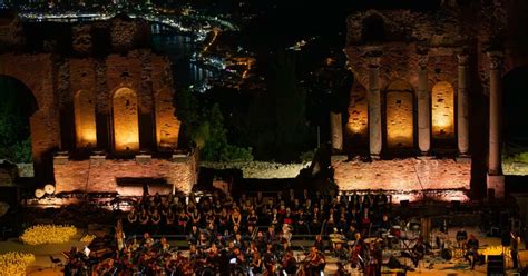 Taormina Un Palcoscenico Senza Tempo La Turandot E Le Musiche Di