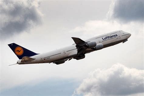 Aéroport de Bordeaux la compagnie Lufthansa inaugure sa nouvelle