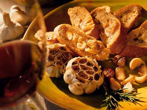 Toasted Baguette Slices With Roasted Garlic Recipe Eatsmarter
