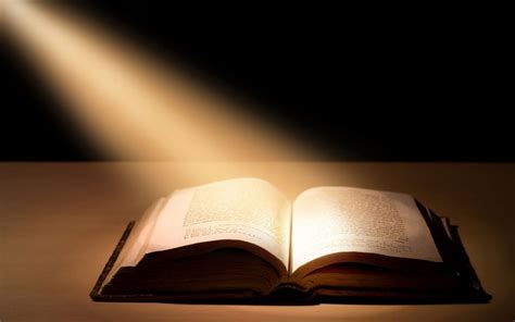 Картинка: book, лучи, библия, свет, книга