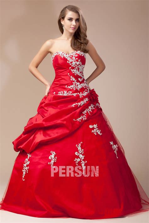 Robe rouge mariée bustier cœur ornée de fleur et dapplique Persun fr