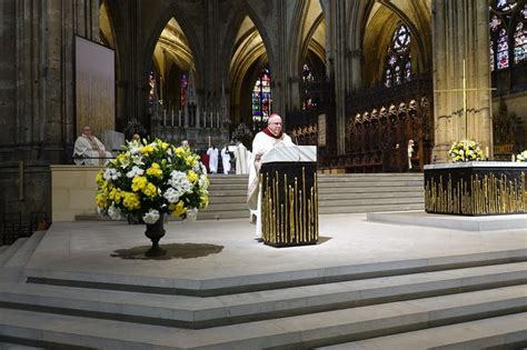 Mgr Philippe Ballot préside la messe et les vêpres de la Toussaint