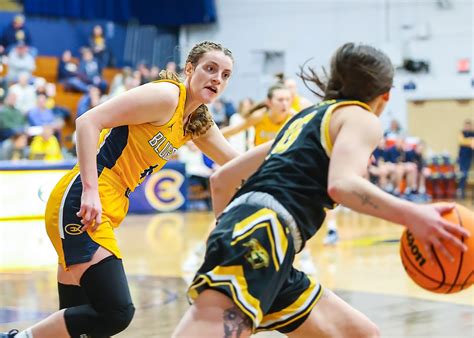 Blugolds Drop Wiac Contest To Uw Platteville University Of Wisconsin