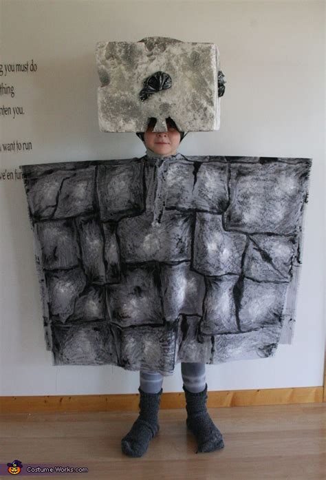 The Wall Costume | Mind Blowing DIY Costumes