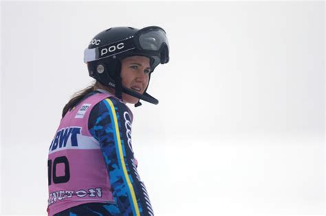estelle alphand  ferma frattura alla caviglia race ski magazine