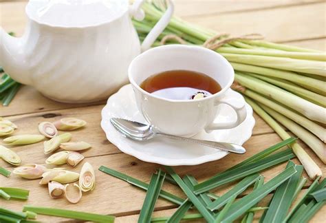 15 Amazing Benefits Of Lemongrass Tea