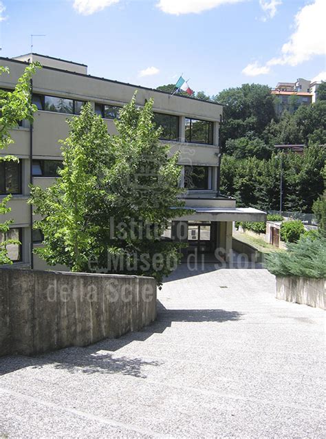 Immagine Esterno Dell Istituto Tecnico Industriale Statale