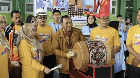 Kakankemenag Buka Porseni Man Kota Makassar