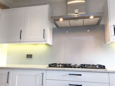 Grey Plain Colour Glass Splashback Silestone Quartz Worktop Modern