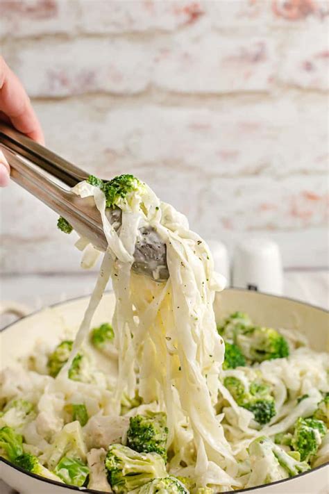 Keto Chicken Alfredo With Broccoli Forgetsugar