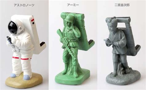 Motif. Various Figures Phone Stand | Gadgetsin