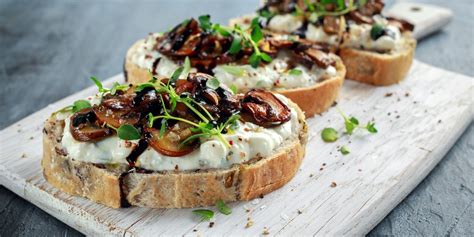 Receta Tosta De Setas Al Ajillo Con Queso Ricotta Sencilla Cocina Rico