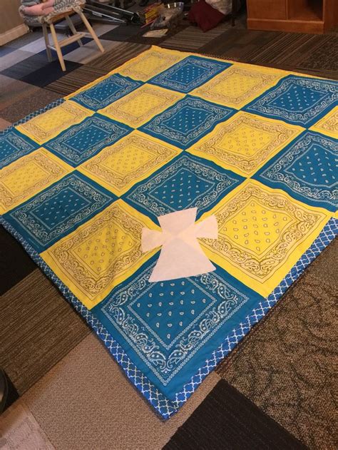 Quilt in Sigma Chi colors Made from Bandanas | Sigma chi, Quilts, Sigma