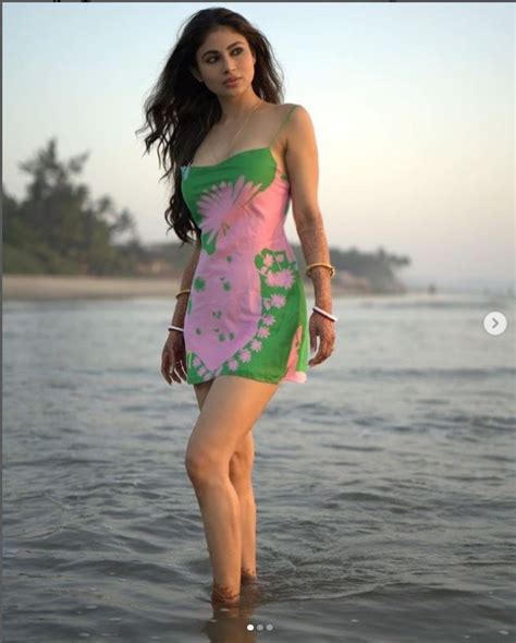 Brahmastra Actress Mouni Roy Bikini Photos Look Are All Over The Internet The National Bulletin
