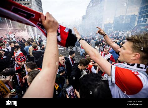 ROTTERDAM - Feyenoord fans in the Hofpleinfontein after their club's ...