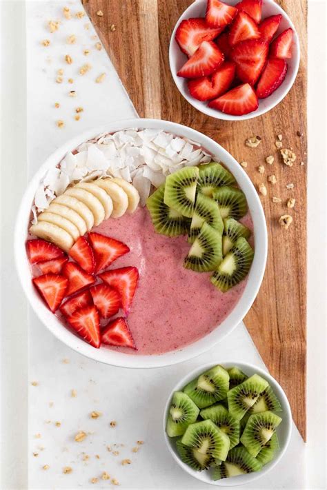 Strawberry Kiwi Smoothie Bowl Purely Kaylie