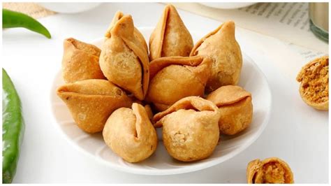 बिना मैदा इवनिंग स्नैक्स में बनाएं ये Mini Aata Samosa स्वाद ऐसा कि चटपटी नमकीन चाट भी है फेल