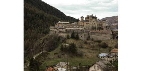 Hautes Alpes Fort Queyras de nouveau en vente et mis aux enchères