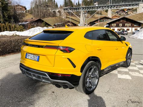 Lamborghini Urus Test Drive Automobili Eleganza