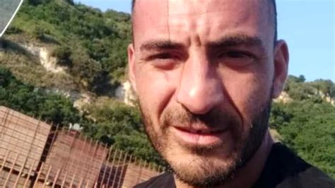 Pozzuoli Incidente Mortale In Via Campana Muore Ciro Russo Anni