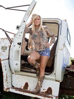 Hot Babe Meet Madden Makes A Strip Show By A Track Flashing Her Ass In A Thong And Nude Tits