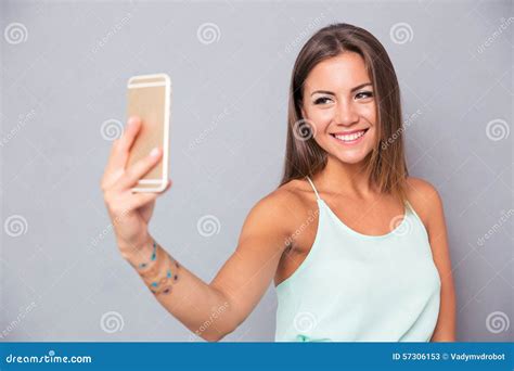 Glimlachend Meisje Die Selfie Foto Op Smartphone Maken Stock Afbeelding Image Of Kletsen